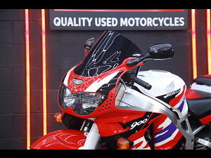 Honda CBR900RR Fireblade thumbnail