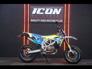 HUSQVARNA 701 Supermoto thumbnail