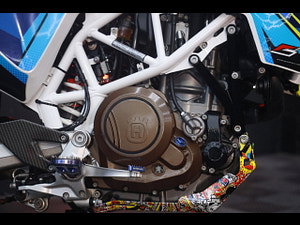 HUSQVARNA 701 Supermoto thumbnail