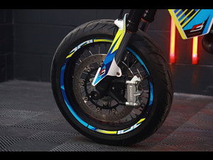 HUSQVARNA 701 Supermoto thumbnail