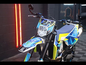 HUSQVARNA 701 Supermoto thumbnail