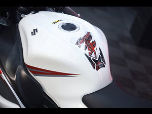 Suzuki GSX1300R Hayabusa thumbnail