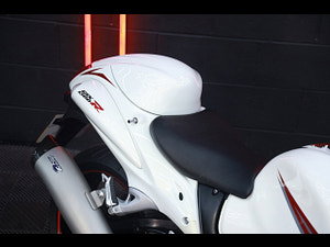 Suzuki GSX1300R Hayabusa thumbnail