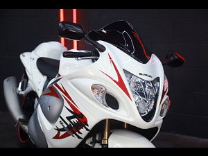 Suzuki GSX1300R Hayabusa thumbnail