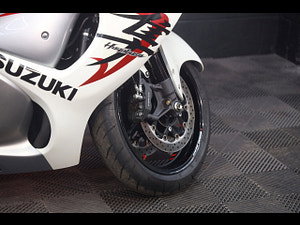 Suzuki GSX1300R Hayabusa thumbnail
