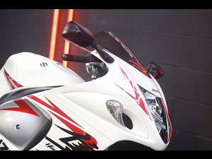 Suzuki GSX1300R Hayabusa thumbnail