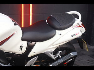 Suzuki GSX1300R Hayabusa thumbnail