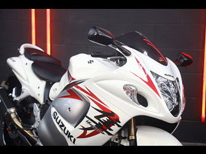 Suzuki GSX1300R Hayabusa thumbnail