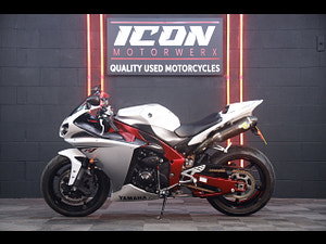 Yamaha R1 thumbnail