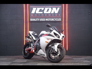 Yamaha R1 thumbnail