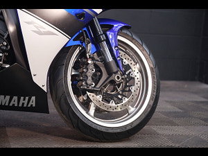 Yamaha R1 thumbnail