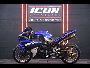 Yamaha R1 thumbnail