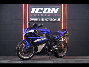 Yamaha R1 thumbnail