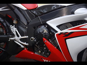 Yamaha R1 thumbnail