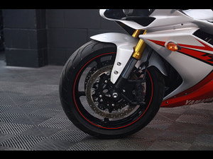 Yamaha R1 thumbnail