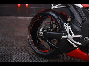 Yamaha R1 thumbnail