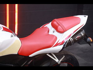 Yamaha R1 thumbnail