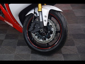 Yamaha R1 thumbnail