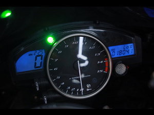 Yamaha R1 thumbnail