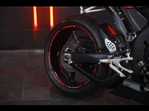 Yamaha R1 thumbnail