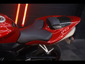 Yamaha R1 thumbnail