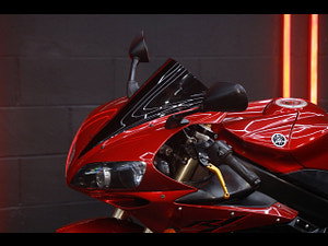 Yamaha R1 thumbnail