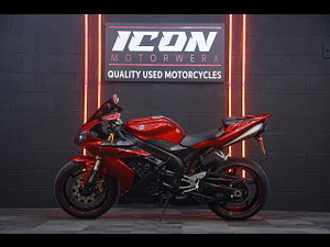 Yamaha R1 thumbnail