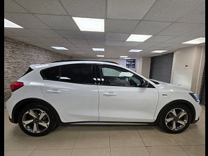 Ford Focus thumbnail