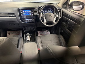 Mitsubishi Outlander thumbnail