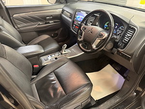 Mitsubishi Outlander thumbnail