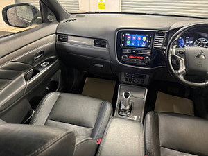 Mitsubishi Outlander thumbnail