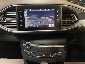 Peugeot 308 SW thumbnail