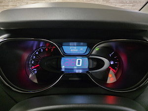 Renault Captur thumbnail