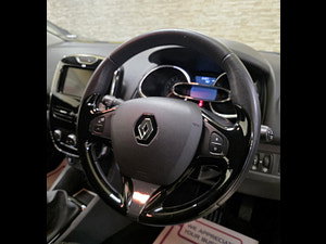 Renault Clio thumbnail