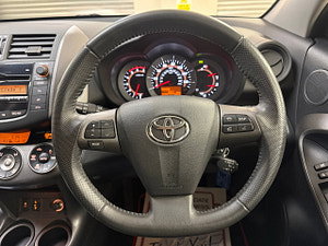 Toyota RAV4 thumbnail