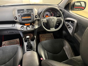 Toyota RAV4 thumbnail