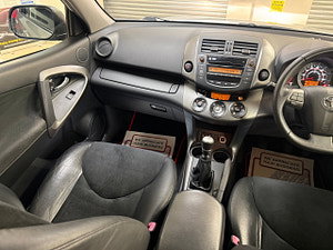 Toyota RAV4 thumbnail
