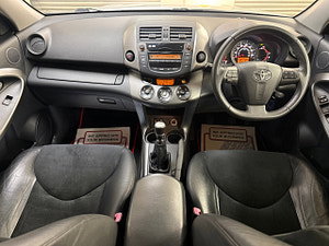 Toyota RAV4 thumbnail