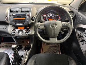 Toyota RAV4 thumbnail