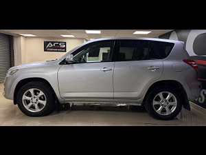 Toyota RAV4 thumbnail