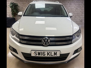 Volkswagen Tiguan thumbnail