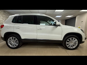 Volkswagen Tiguan thumbnail