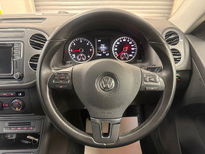 Volkswagen Tiguan thumbnail