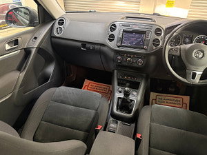 Volkswagen Tiguan thumbnail