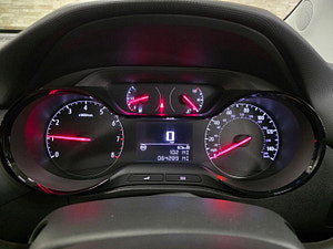 Vauxhall Crossland X thumbnail