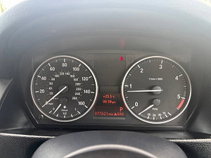 BMW X1 thumbnail