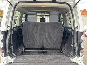 Land Rover Discovery 4 thumbnail
