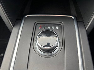 Land Rover Discovery Sport thumbnail