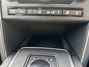 Land Rover Discovery Sport thumbnail