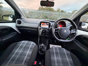 Peugeot 108 thumbnail
